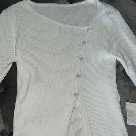 White sweater - Picture 3 of 4
